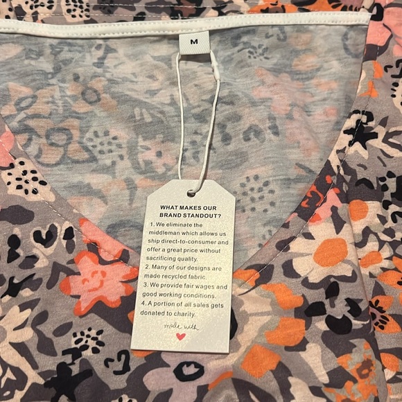 Medium NWT Tank - Picture 4 of 6